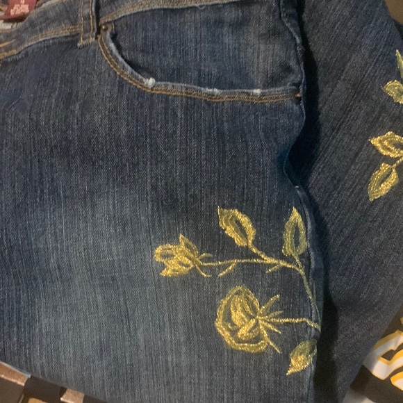 Neeso premium jeans with gold rose design - Picture 7 of 16